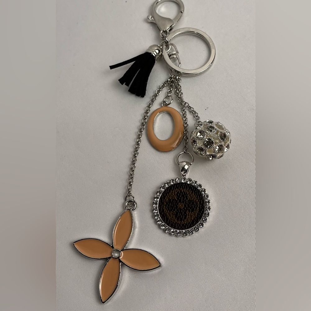 Rhinestone Flower Clover Tan Black Silver Keychain Louis Vuitton Monogram canvas